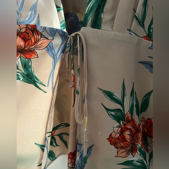 GORGEOUS SPRING/SUMMER WRAP BEULAH LONDON DRESS! - Picture 3 of 8